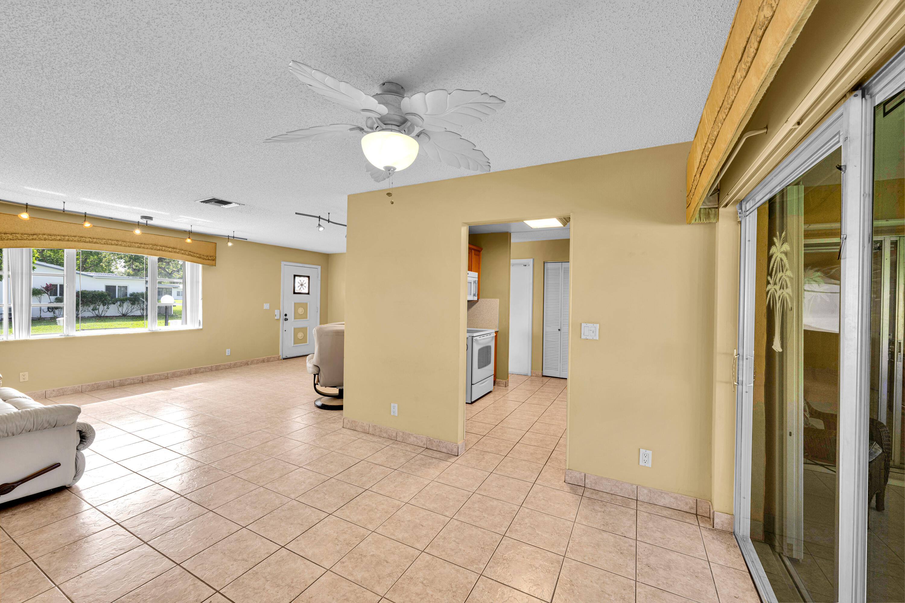 LAUDERDALE WEST 3 SEC - Residential