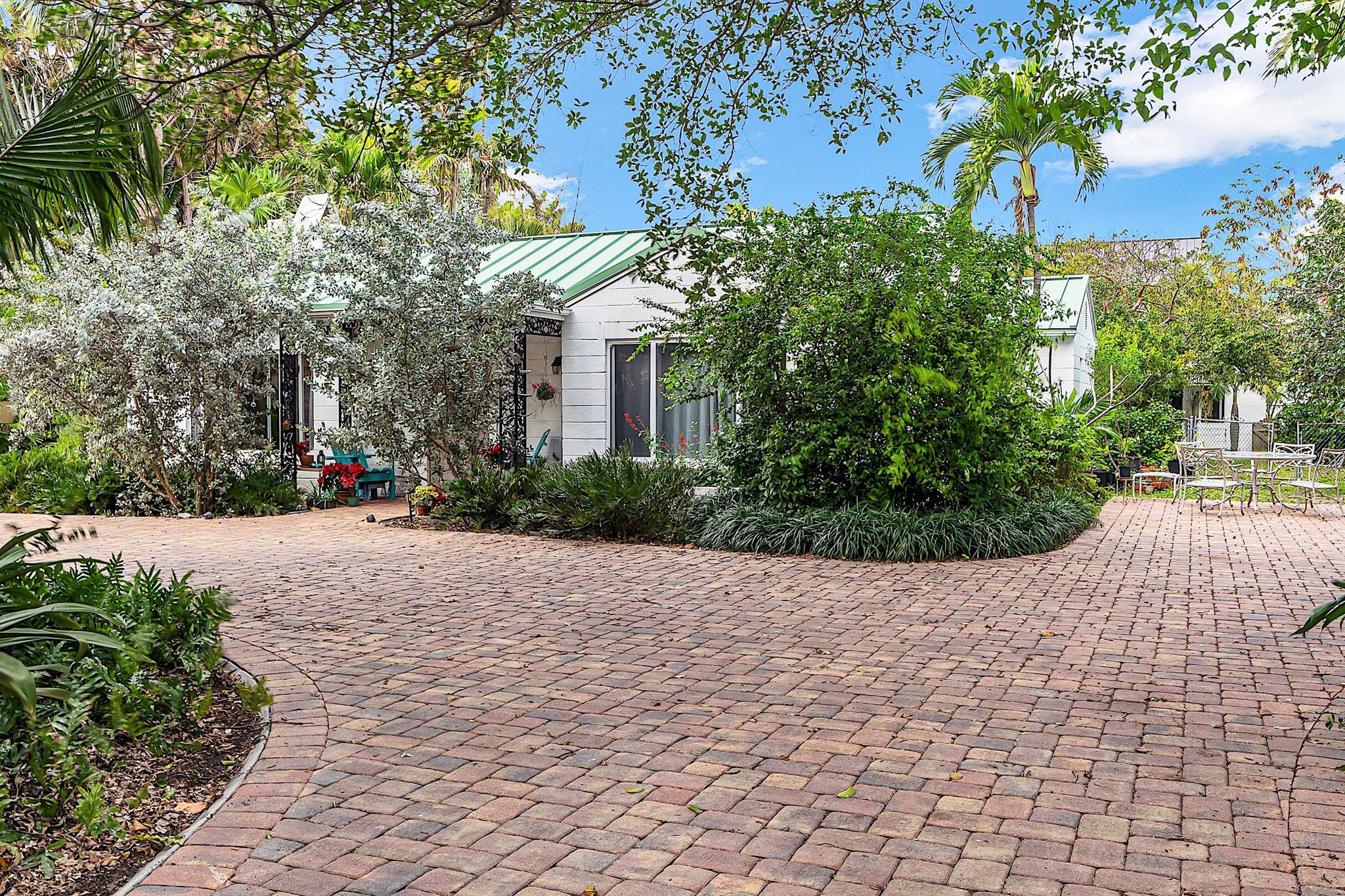 12 E Ocean Avenue