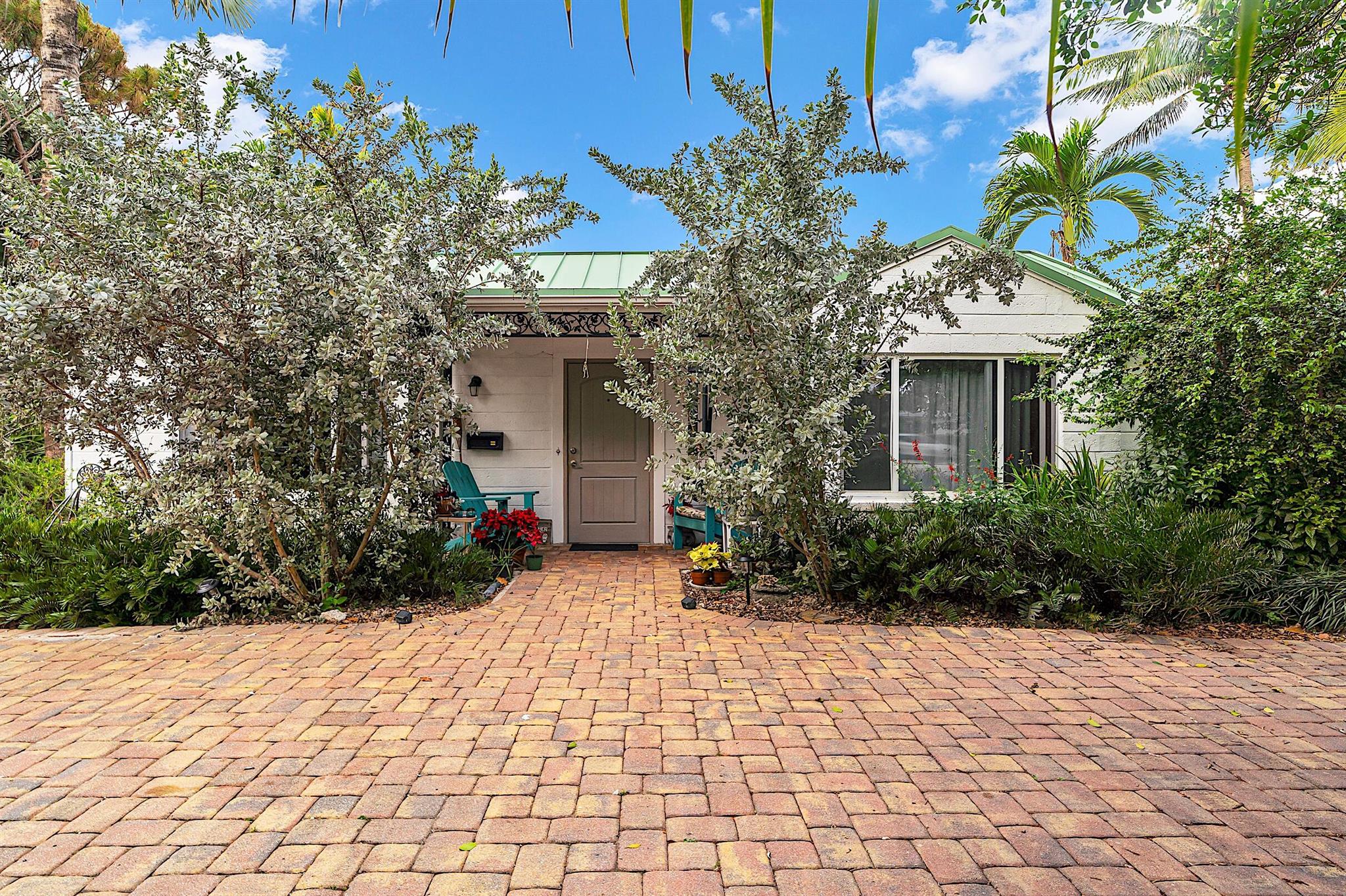 12 E Ocean Avenue