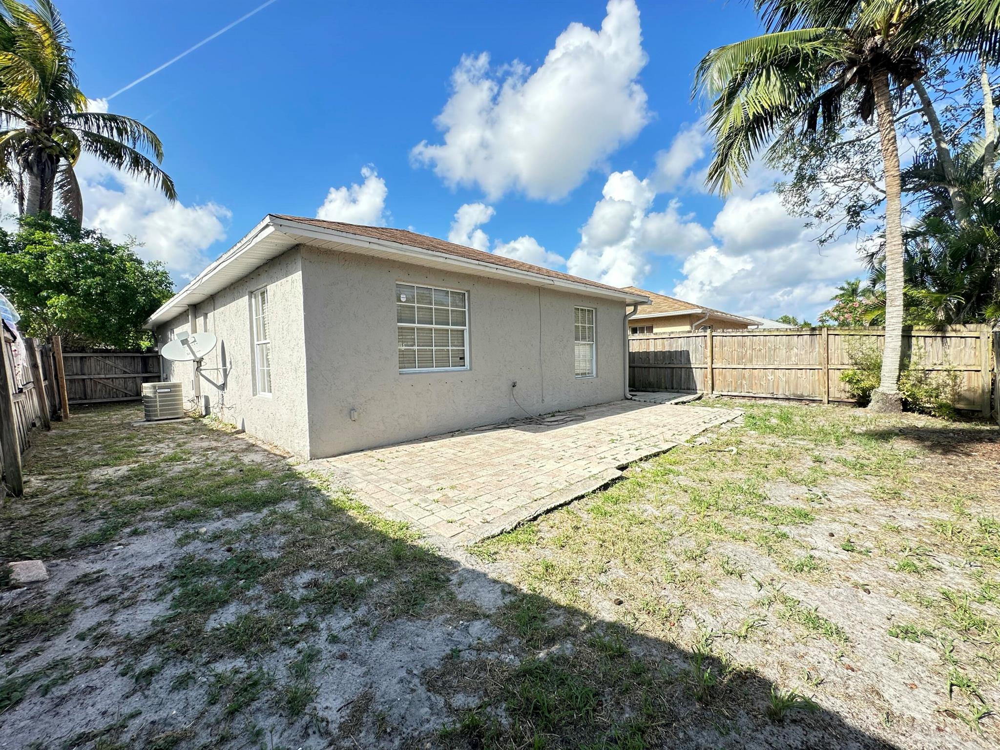 5721 Boynton Crescent Crescent