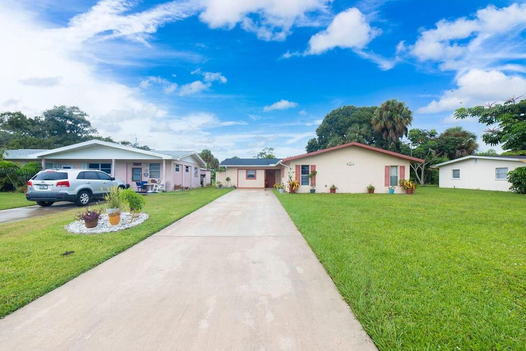 Photo of 2713 Placid Avenue, Fort Pierce, FL 34982 (MLS # R11016174)