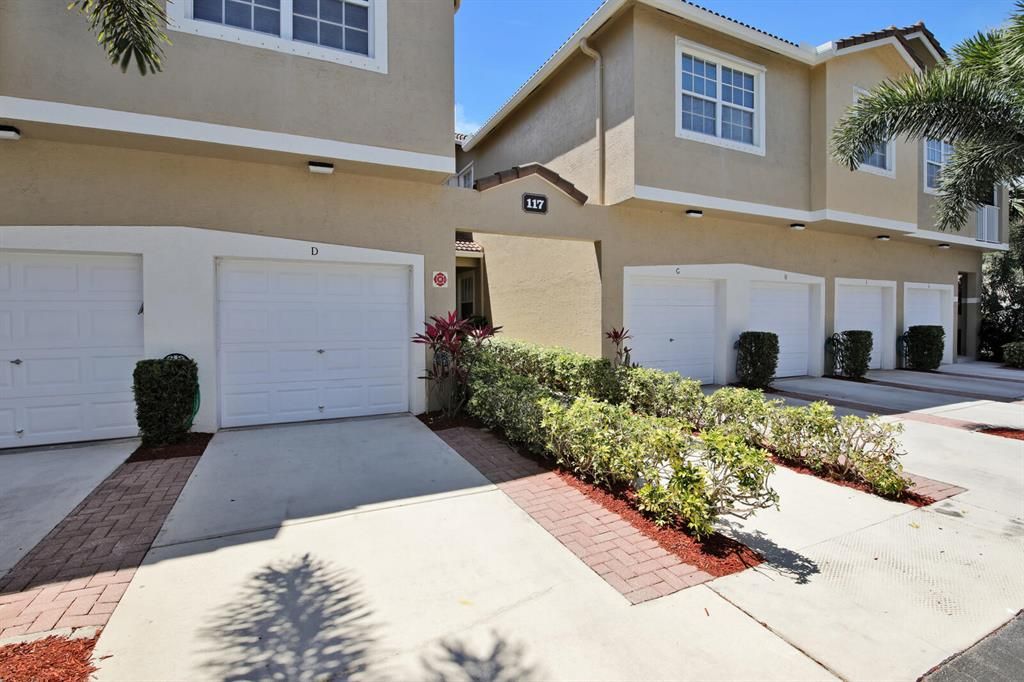 Photo of 117 Lighthouse Circle #D, Tequesta, FL 33469 (MLS # R10704607)