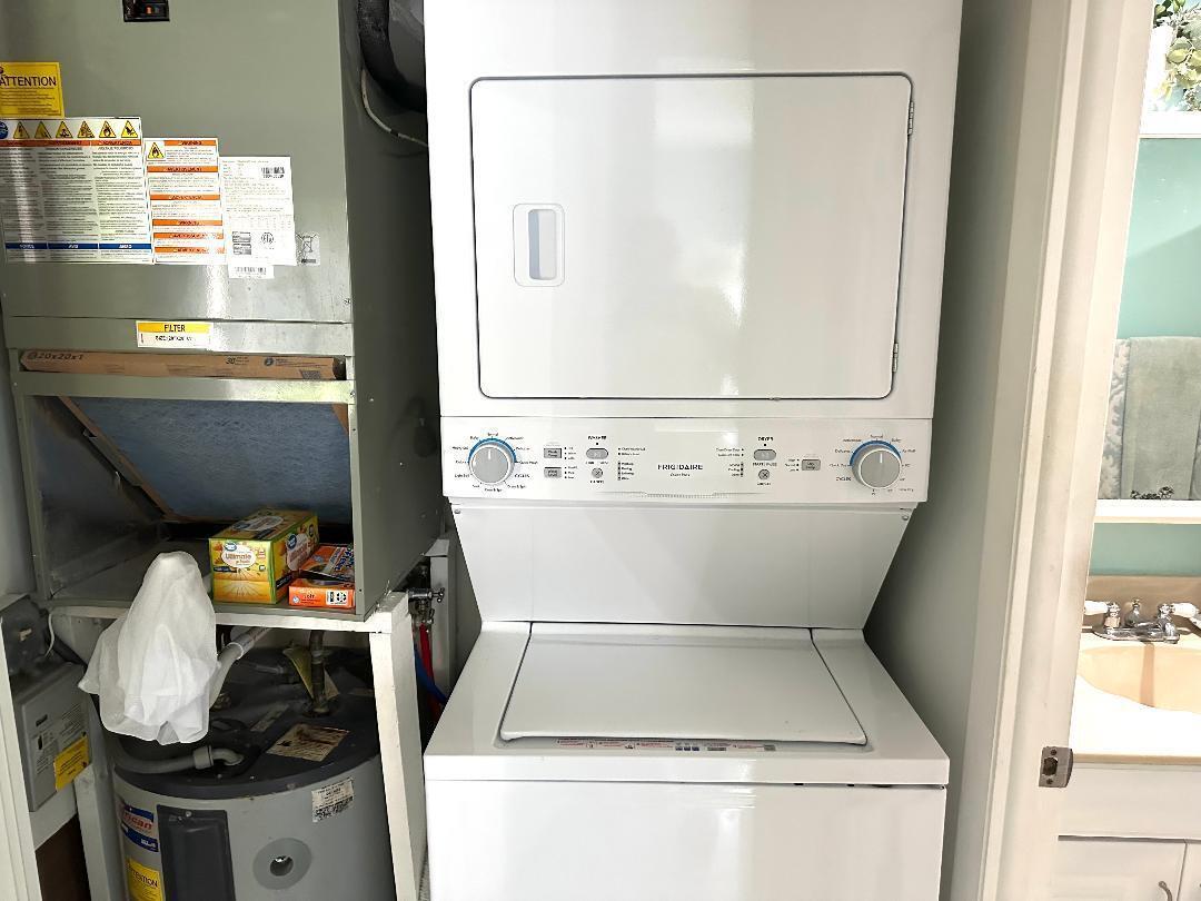 GOLDEN LAKES VILLAGE COND - Residential