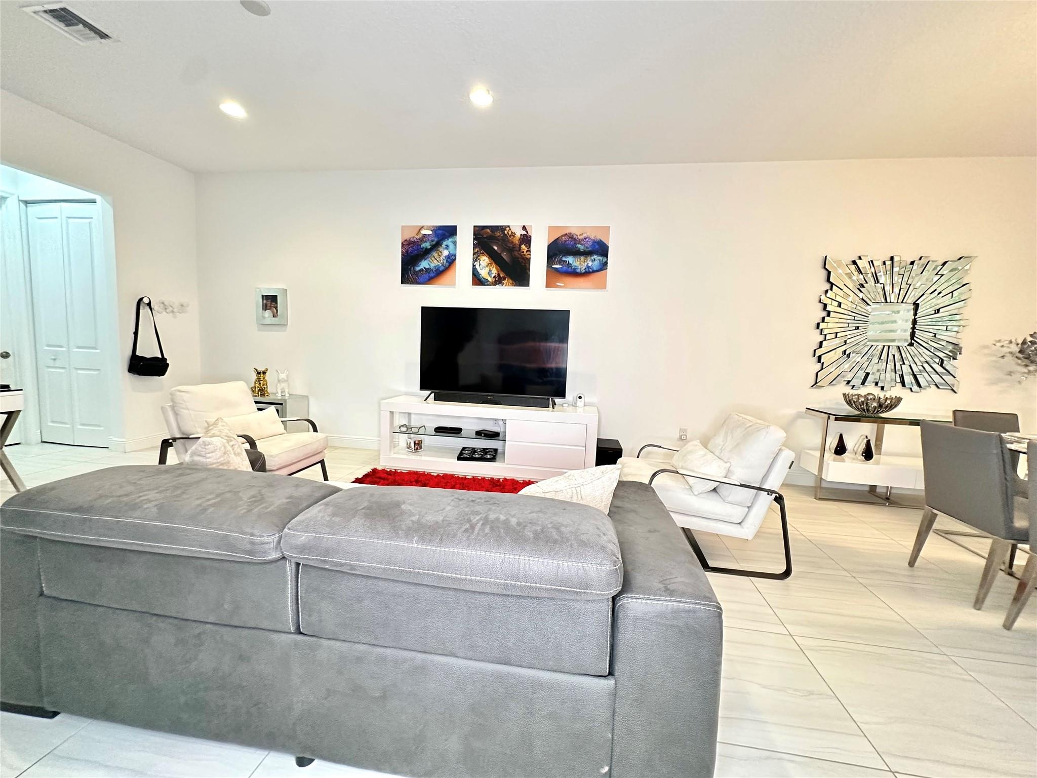 CEntra Falls West - Residential