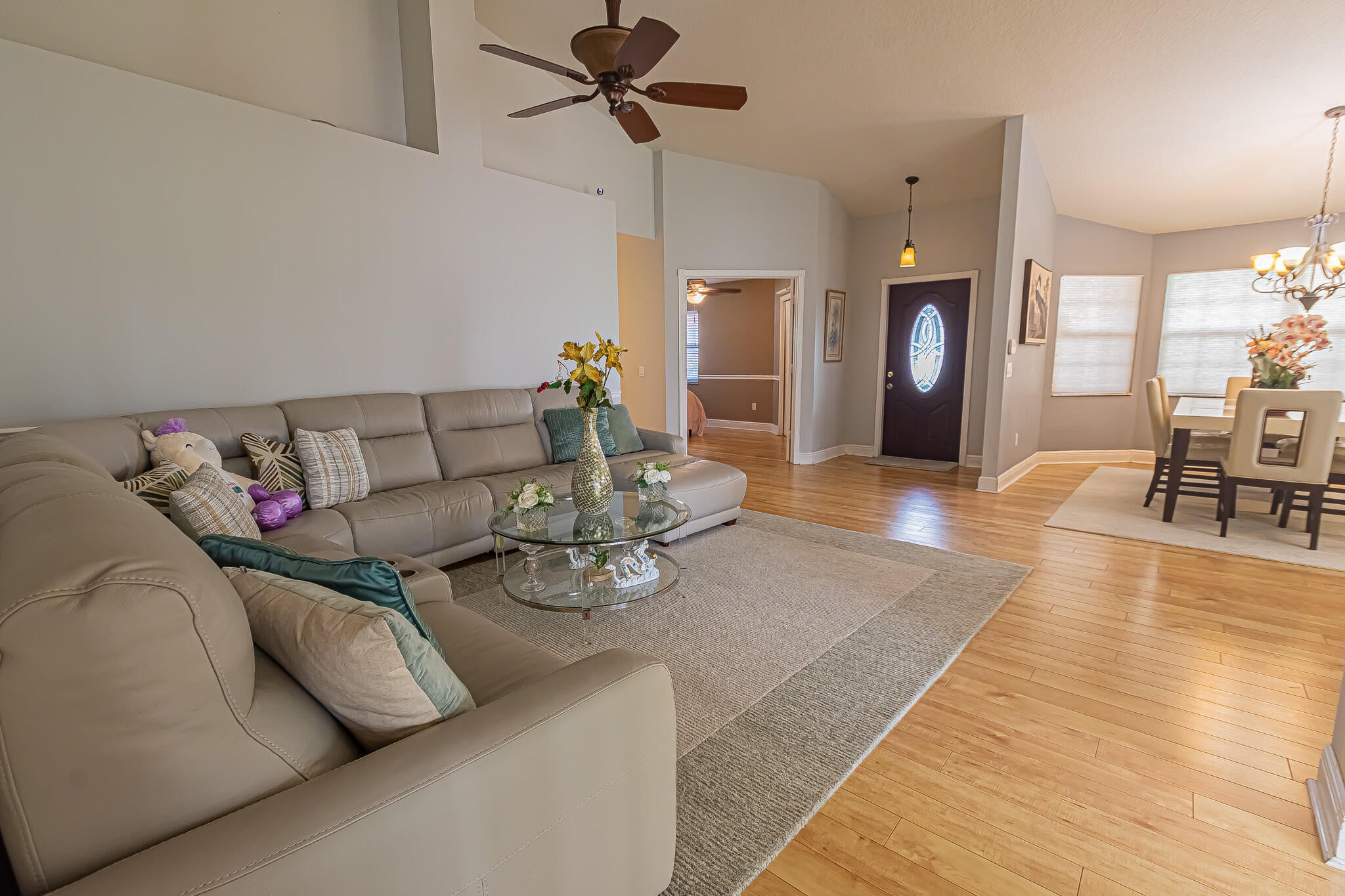 463 SW Jefferson Circle