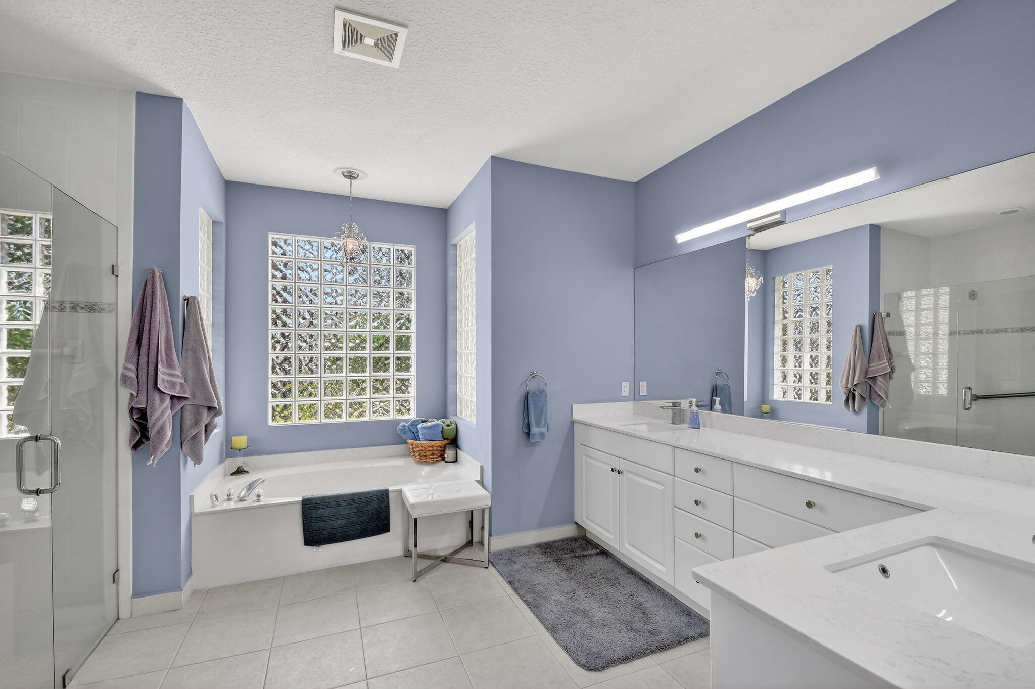 CASCADE LAKES - Residential