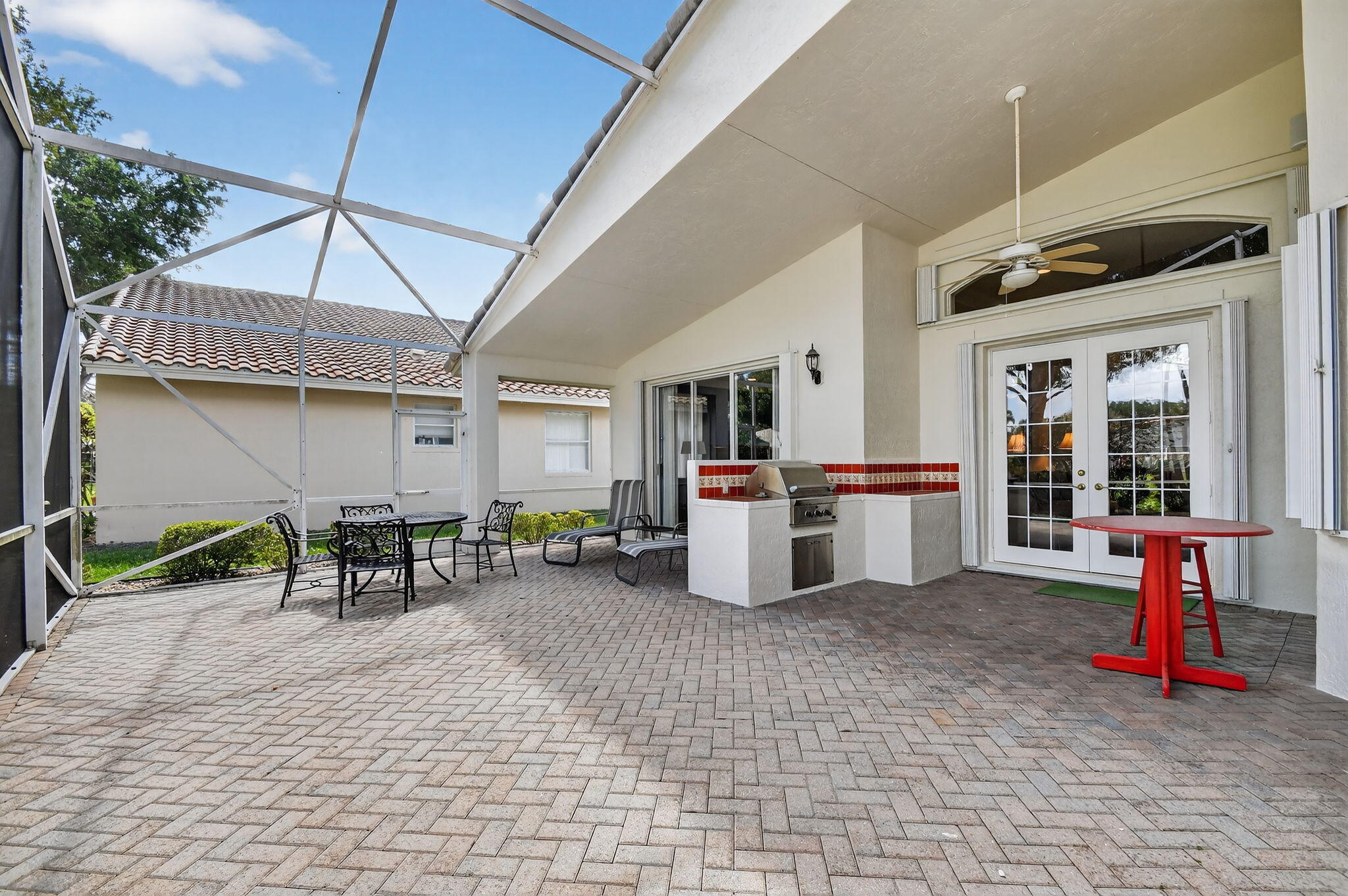 CASCADE LAKES - Residential