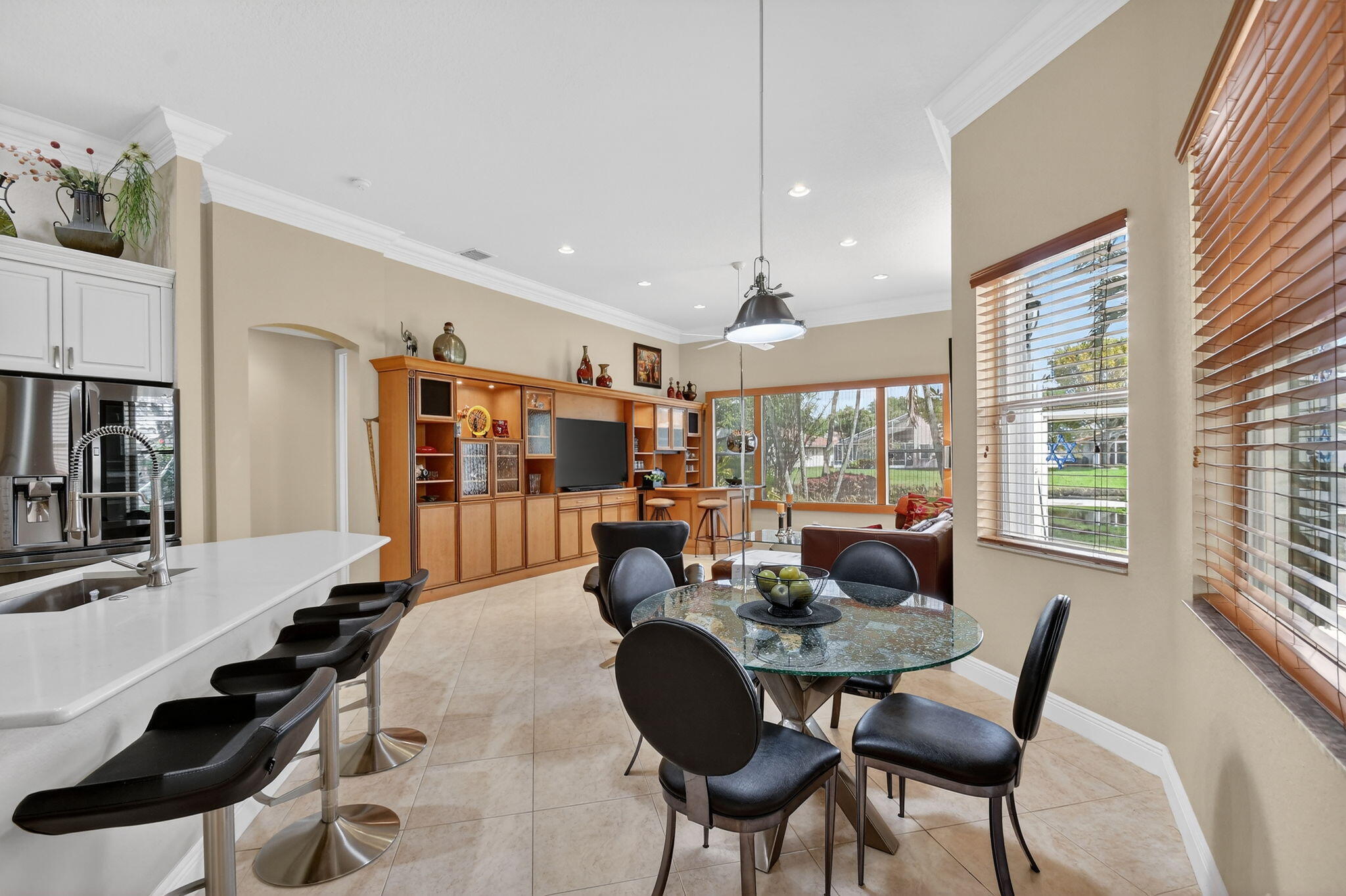 CASCADE LAKES - Residential