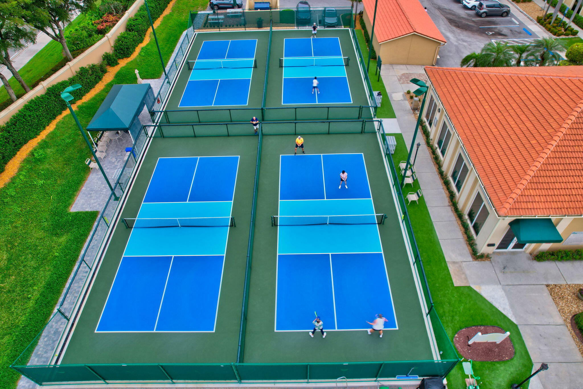 CASCADE LAKES - Residential