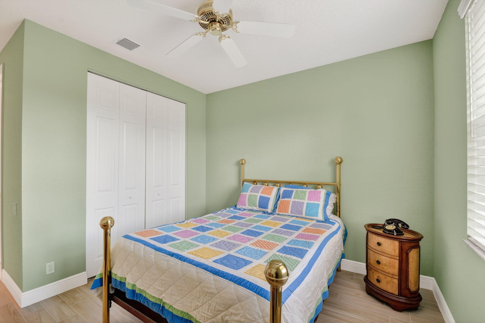 CASCADE LAKES - Residential