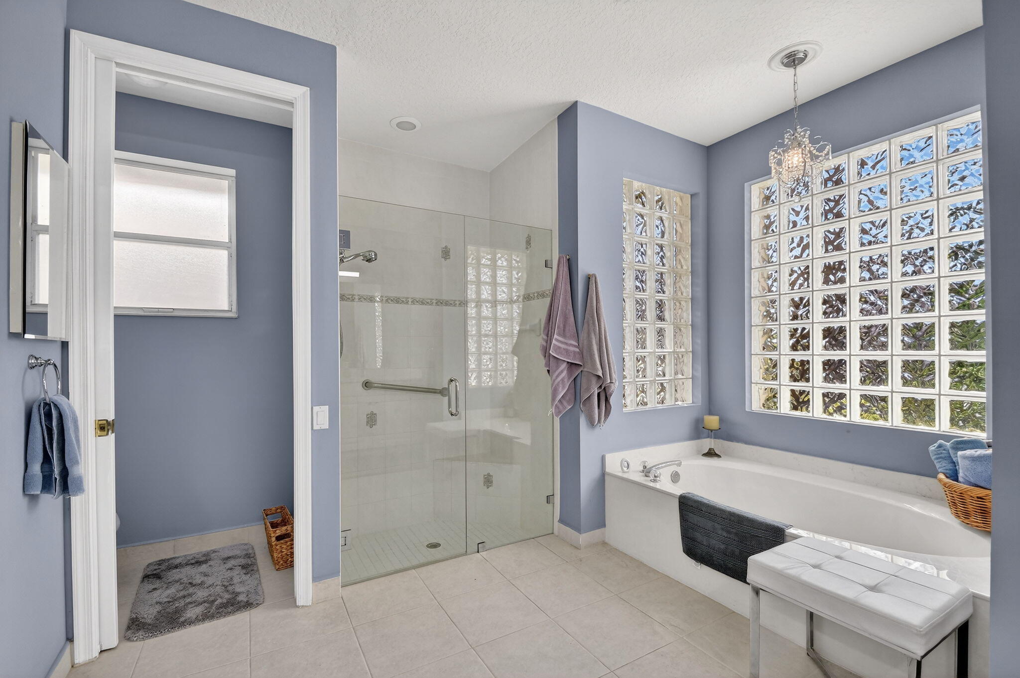 CASCADE LAKES - Residential