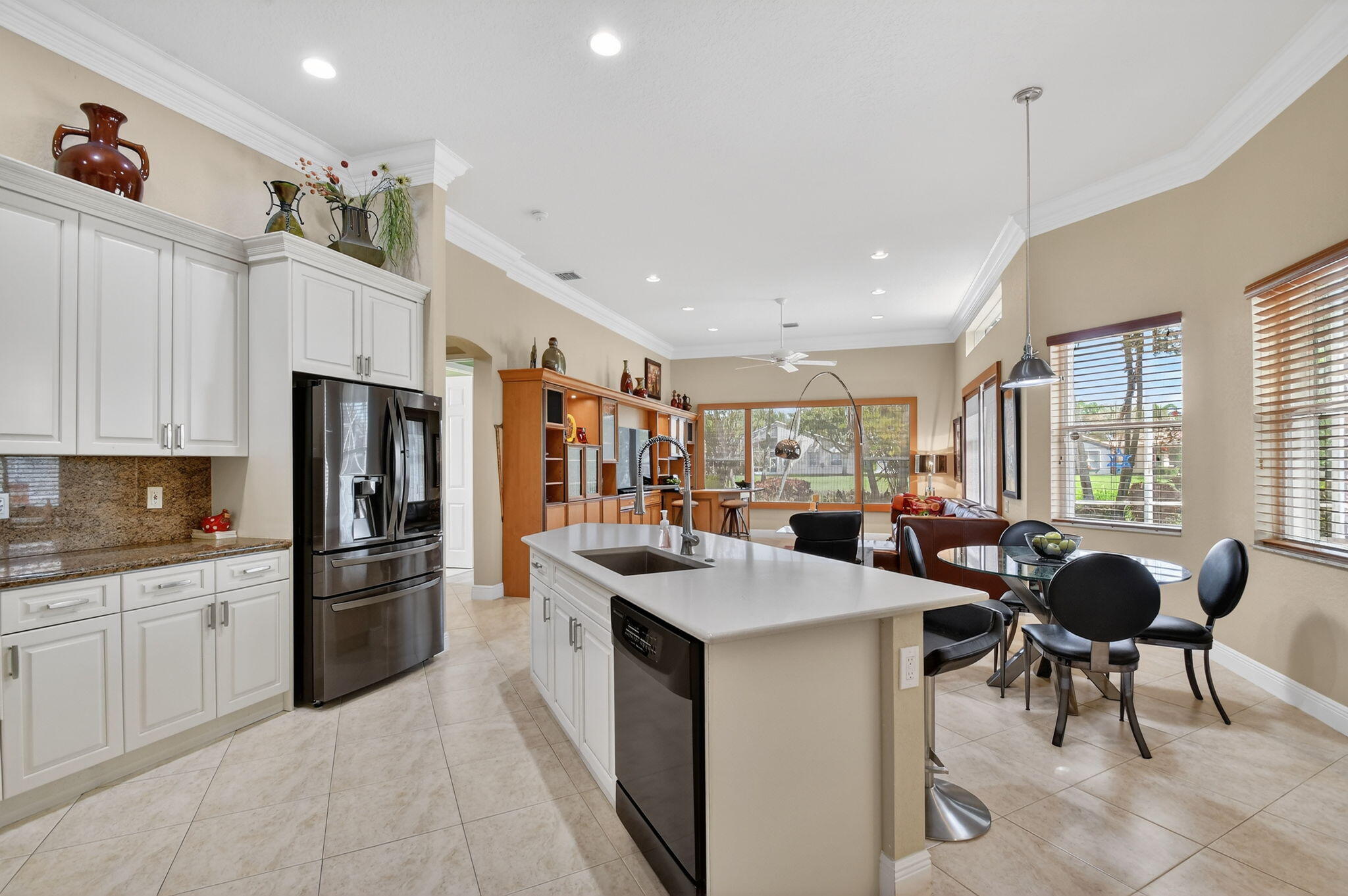 CASCADE LAKES - Residential