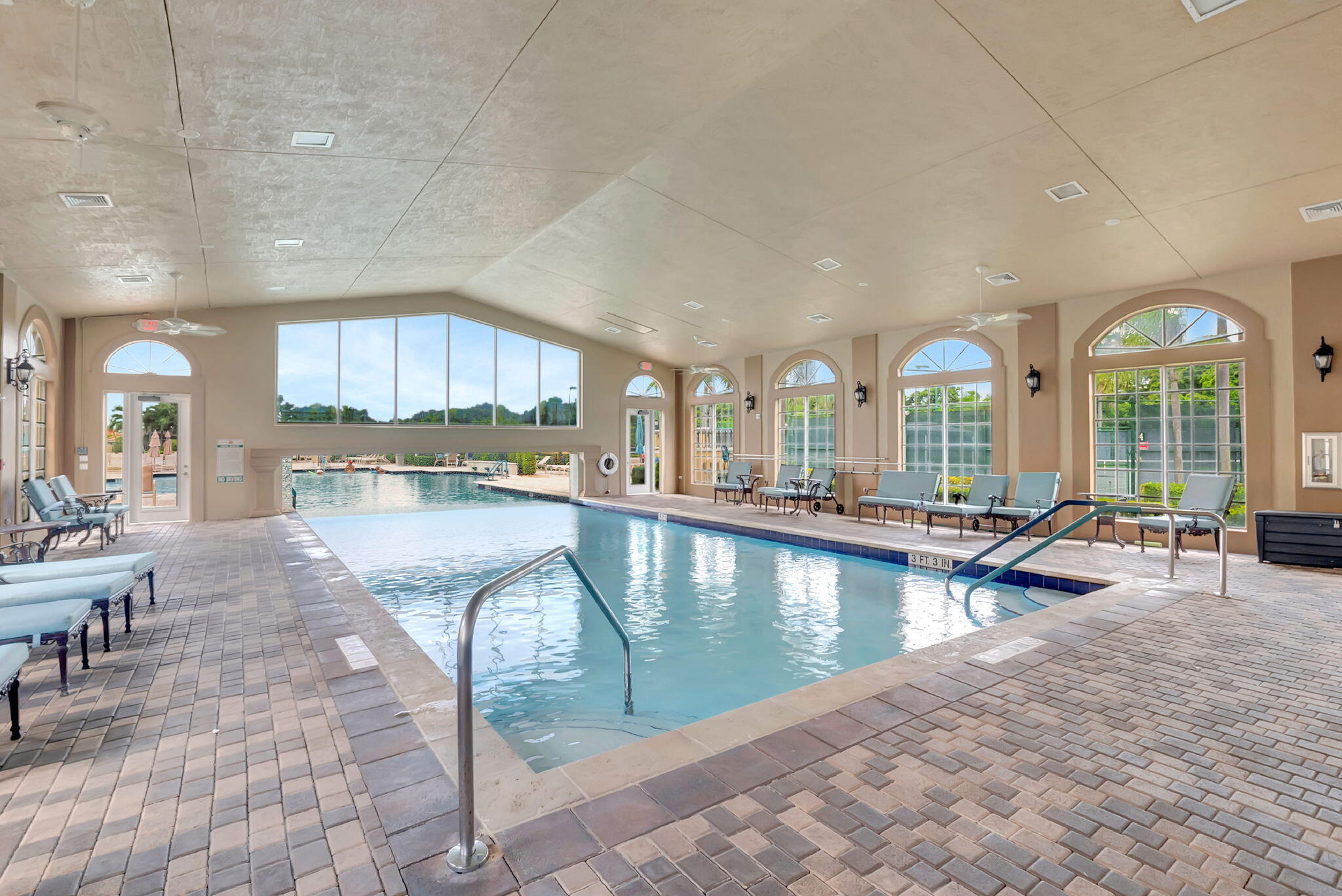 CASCADE LAKES - Residential