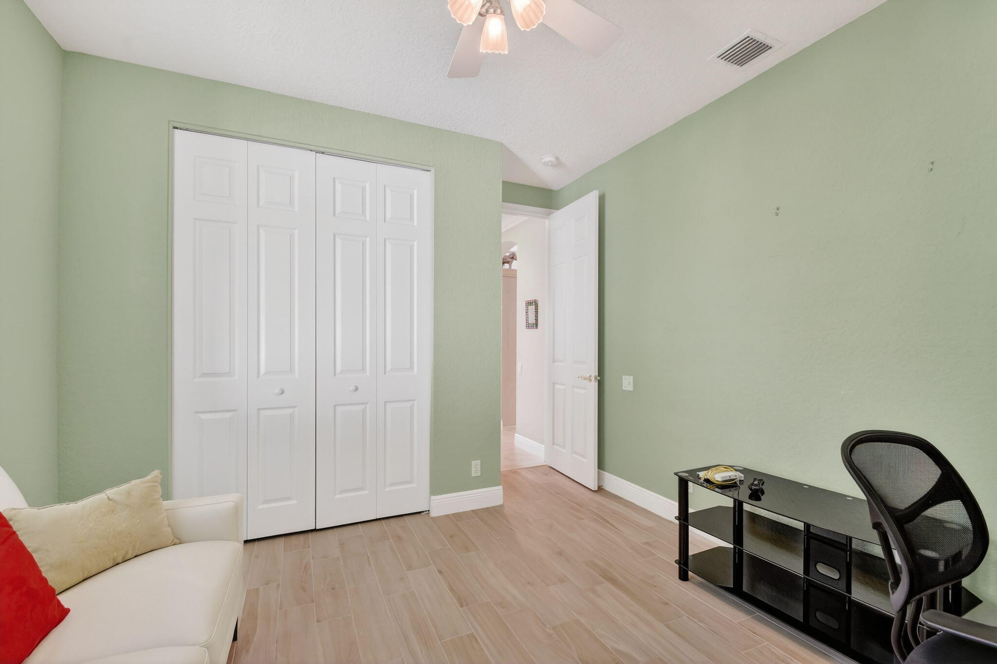 CASCADE LAKES - Residential