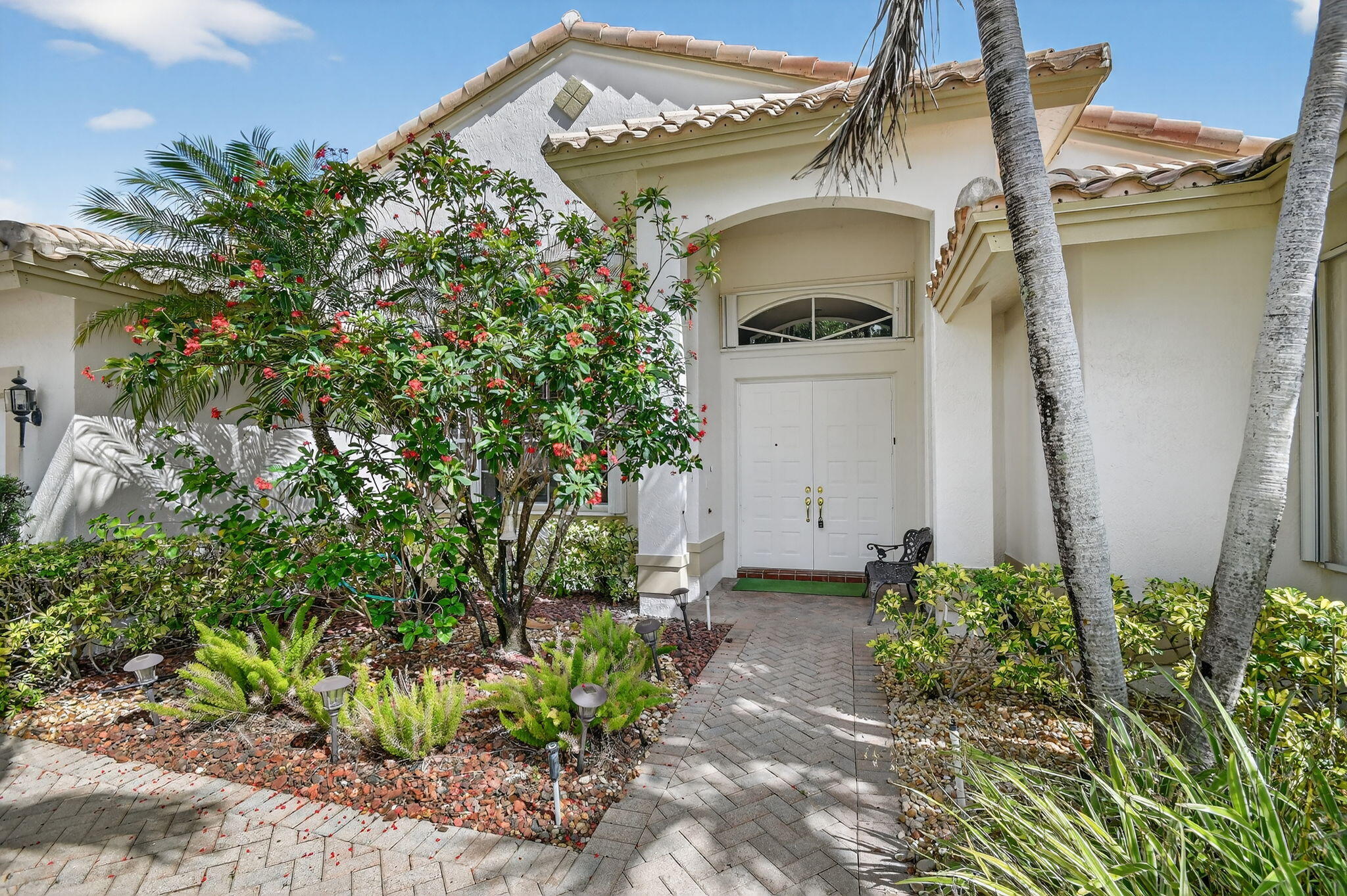 CASCADE LAKES - Residential