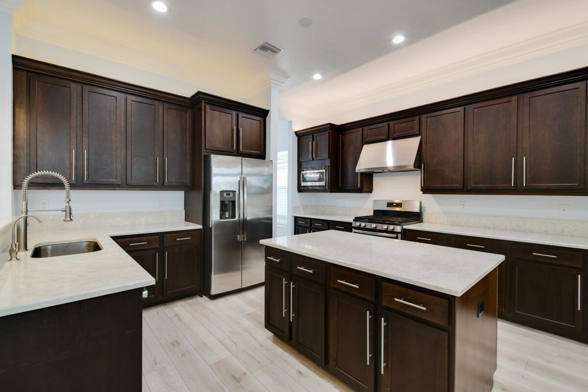 Valencia Cay - Residential