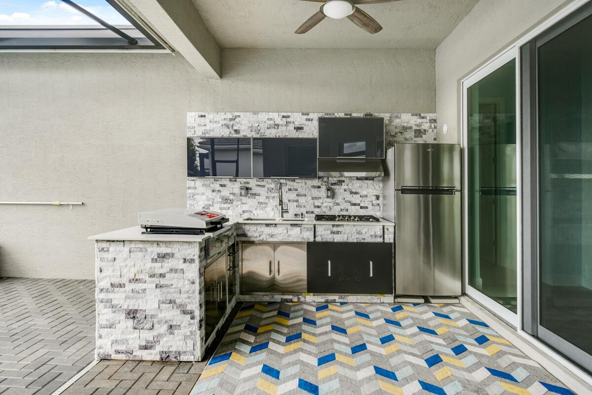 Valencia Cay - Residential