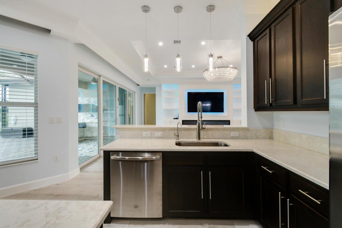 Valencia Cay - Residential