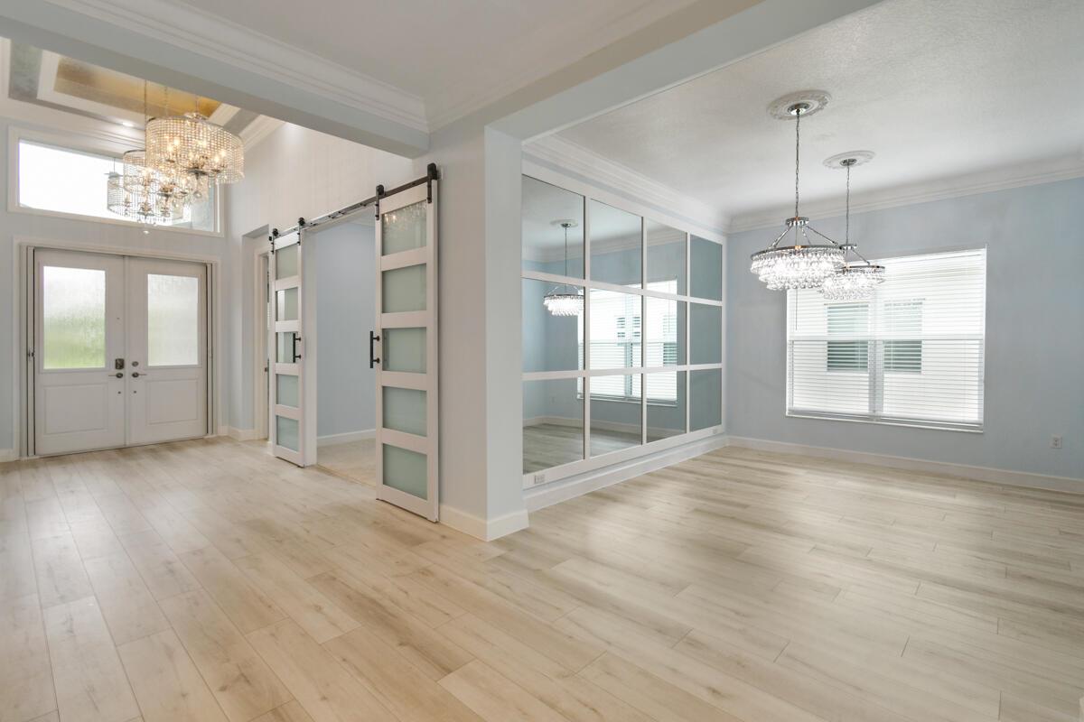 Valencia Cay - Residential