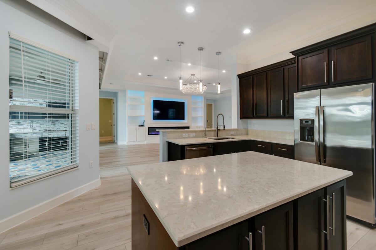Valencia Cay - Residential