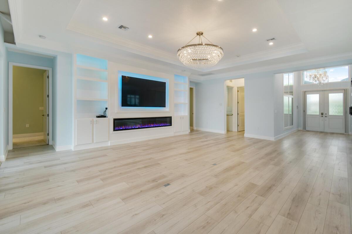 Valencia Cay - Residential