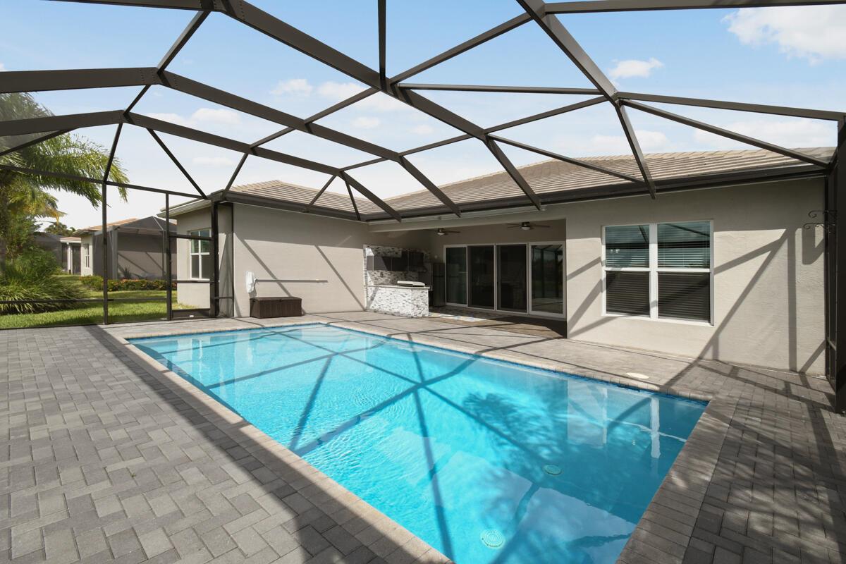 Valencia Cay - Residential