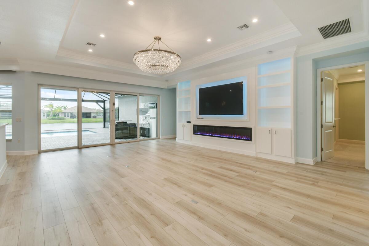Valencia Cay - Residential