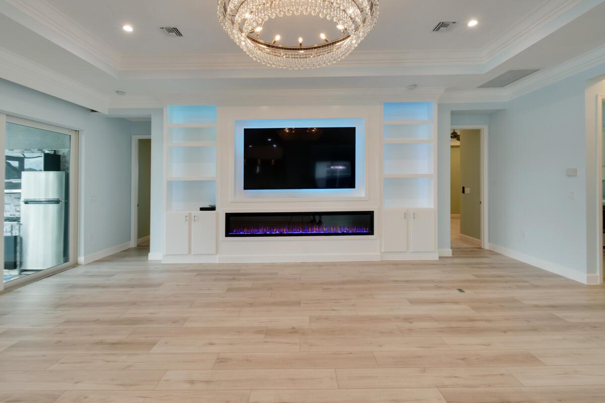 Valencia Cay - Residential
