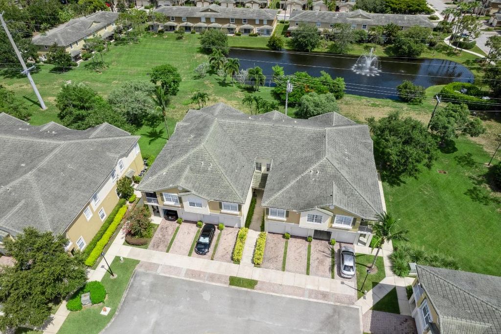 Photo of 1561 SE Wilshire Place #102, Stuart, FL 34994 (MLS # R10997182)