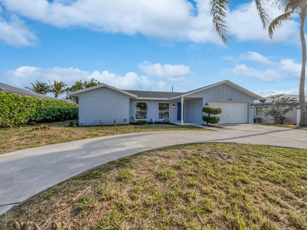 Photo of 4200 County Line Road, Jupiter, FL 33469 (MLS # R10974613)