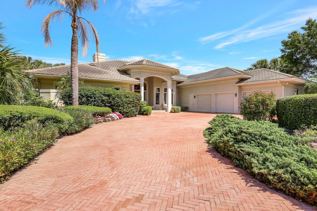 Photo of 6676 SE Barrington Drive, Stuart, FL 34997 (MLS # R10981296)