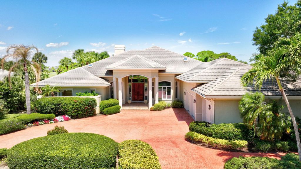 Photo of 6676 SE Barrington Drive, Stuart, FL 34997 (MLS # R10981296)