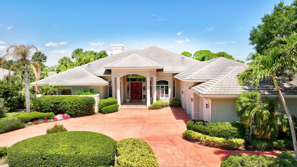 Photo of 6676 SE Barrington Drive, Stuart, FL 34997 (MLS # R10981296)