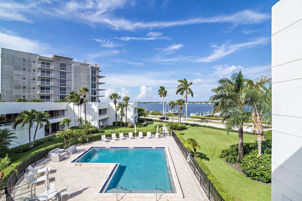 Photo of 3701 S Flagler Drive #B303, West Palm Beach, FL 33405 (MLS # B26013126)