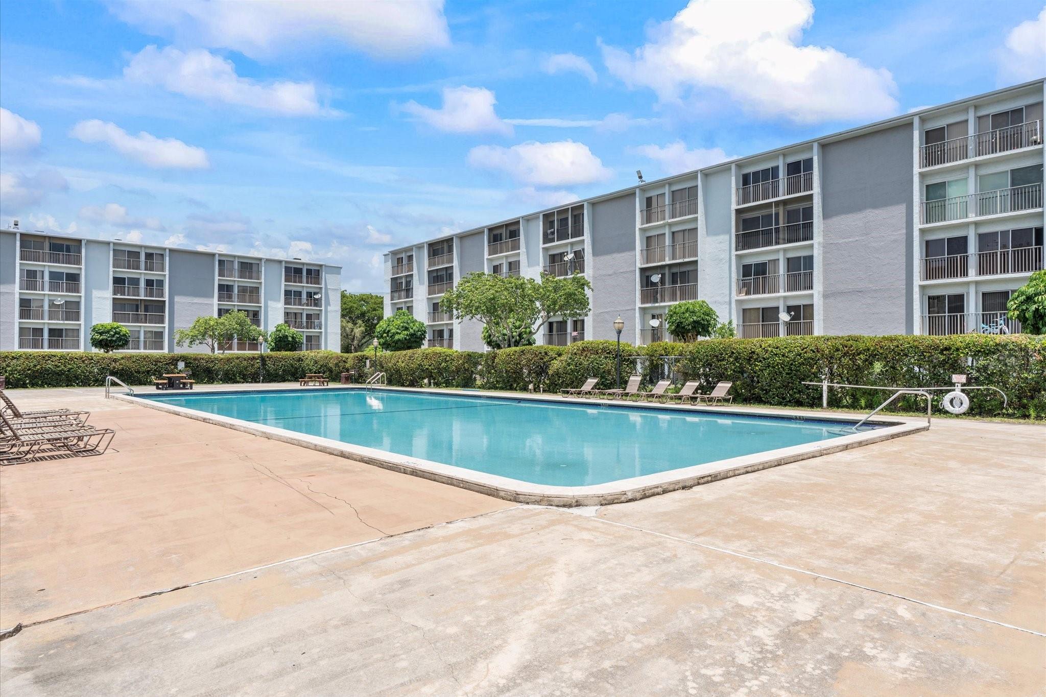 8610 N Sherman Cir 103