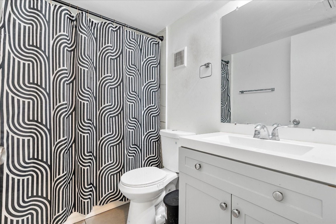 LAKESHORE AT UNIVERSITY P - Residential