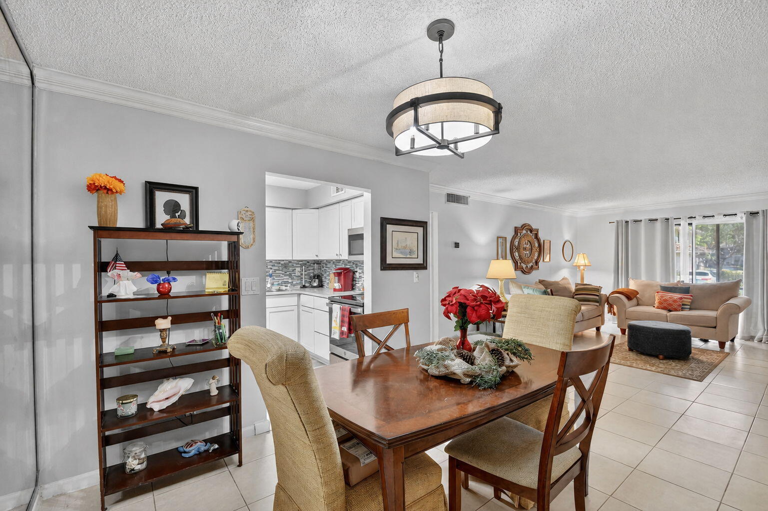 9810 Pineapple Tree Drive