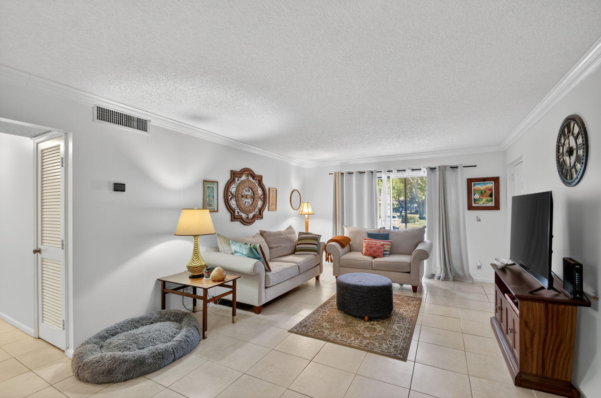 9810 Pineapple Tree, Drive