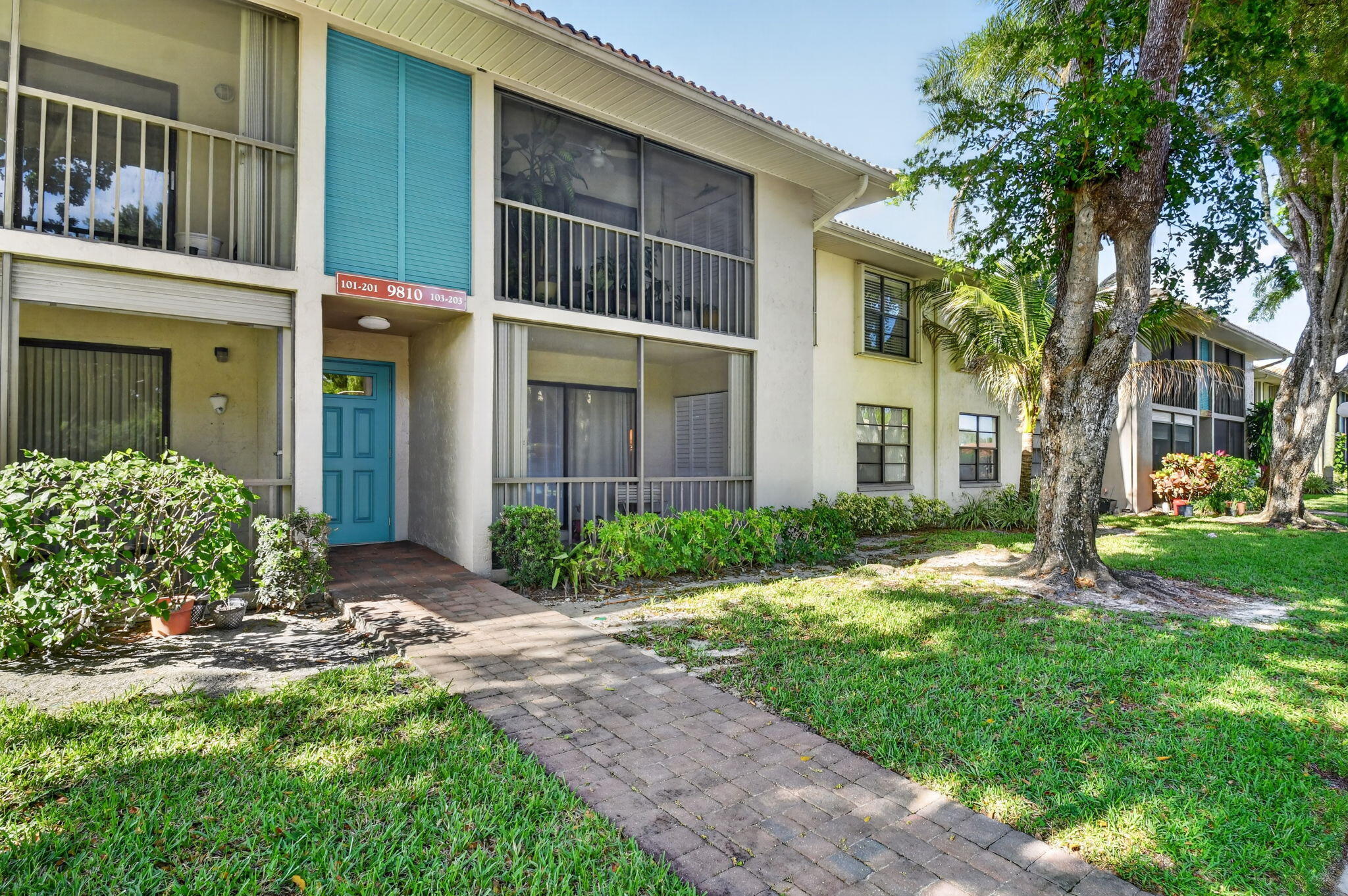 9810 Pineapple Tree Drive