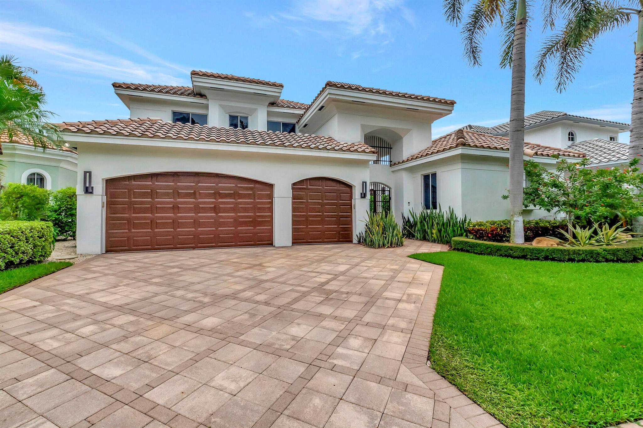 4085 Avalon Pointe Drive