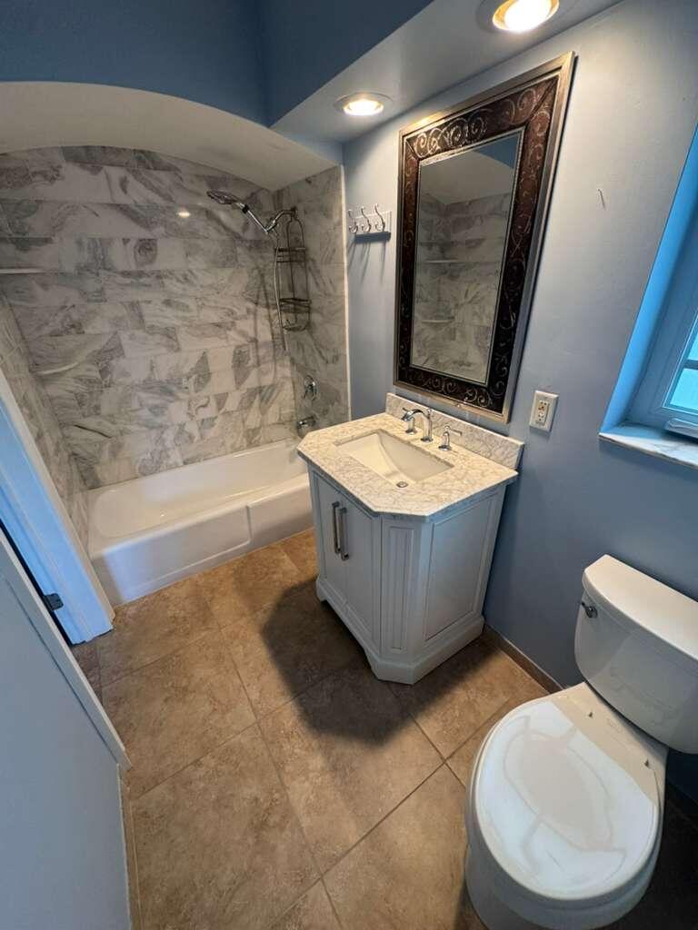 YACHT HARBOR MANOR - Residential Lease