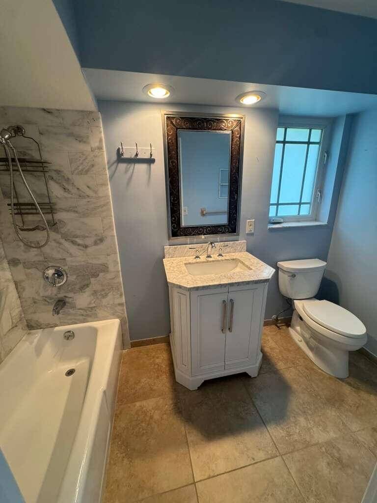 YACHT HARBOR MANOR - Residential Lease