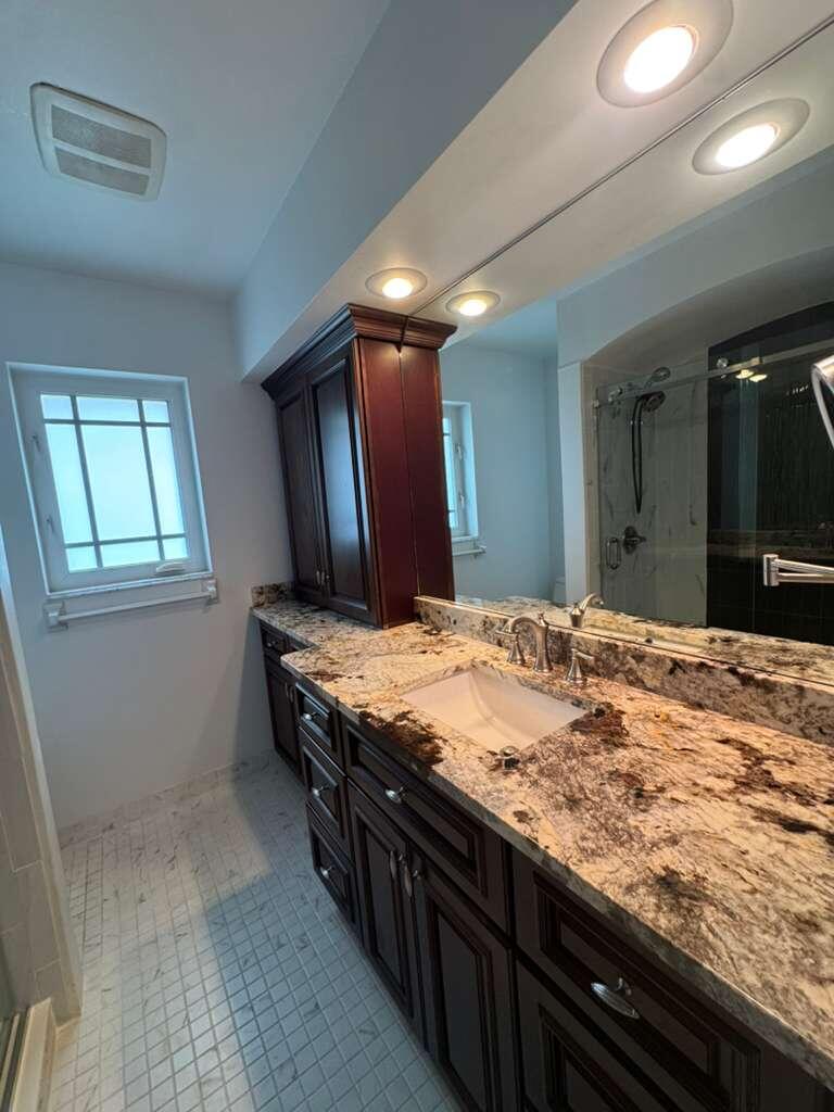 YACHT HARBOR MANOR - Residential Lease