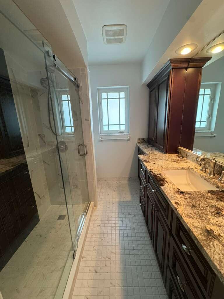 YACHT HARBOR MANOR - Residential Lease