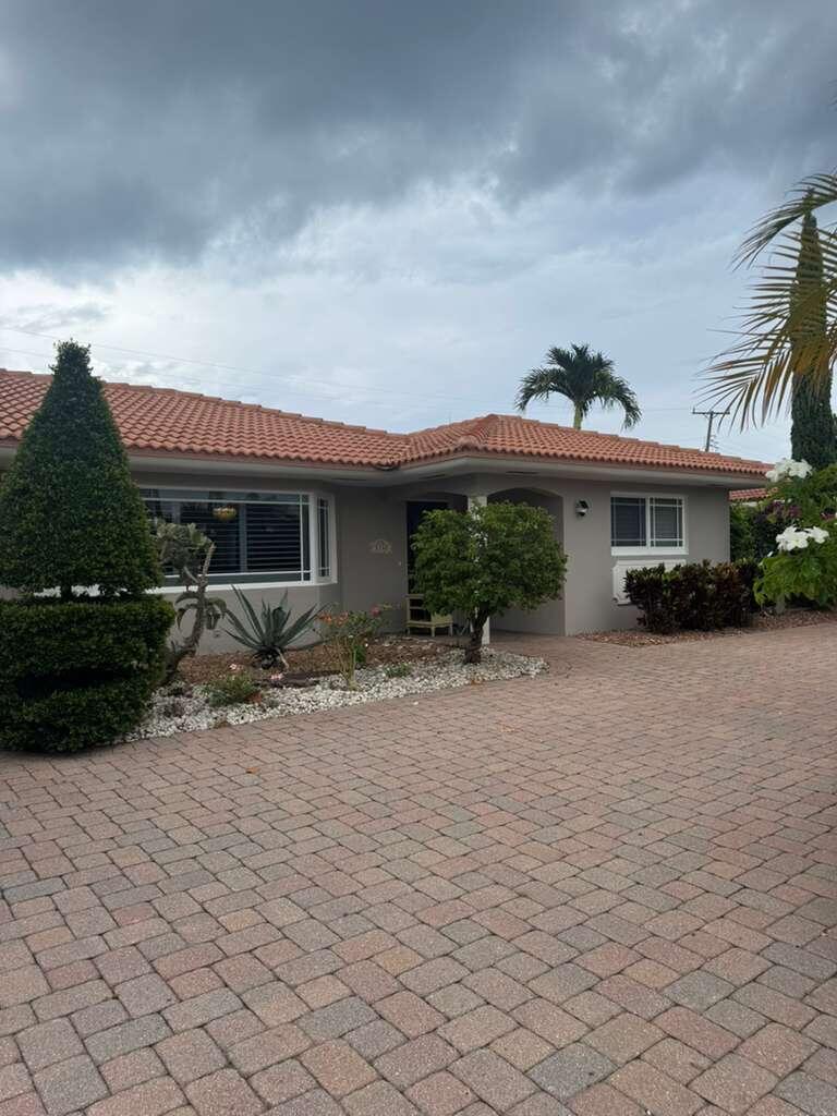 YACHT HARBOR MANOR - Residential Lease