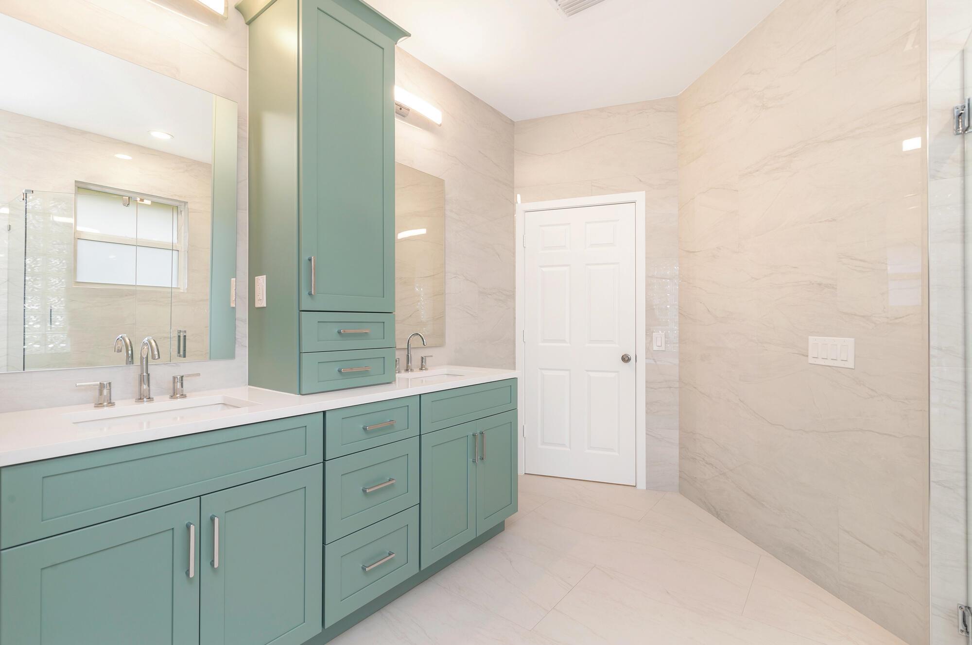 PRESIDENT COUNTRY CLUB PL - Residential