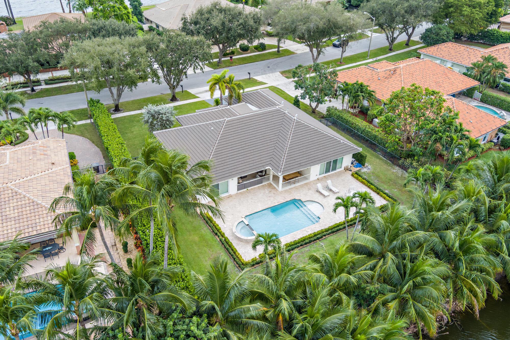 PRESIDENT COUNTRY CLUB PL - Residential