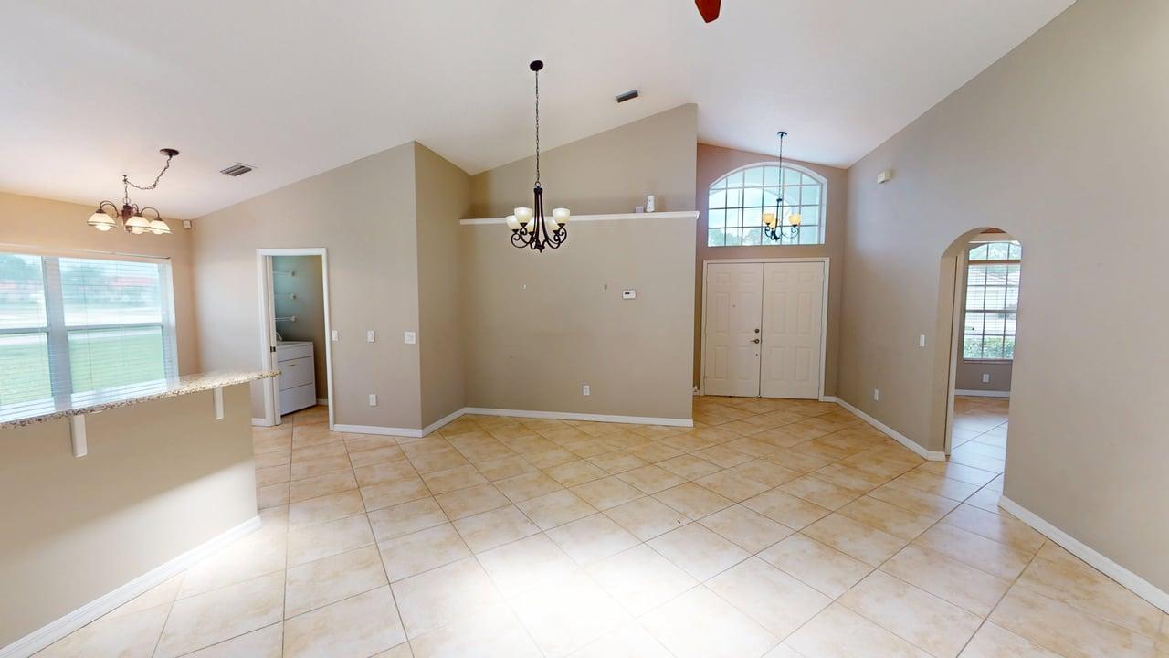 562 SW Saint Martins Cove