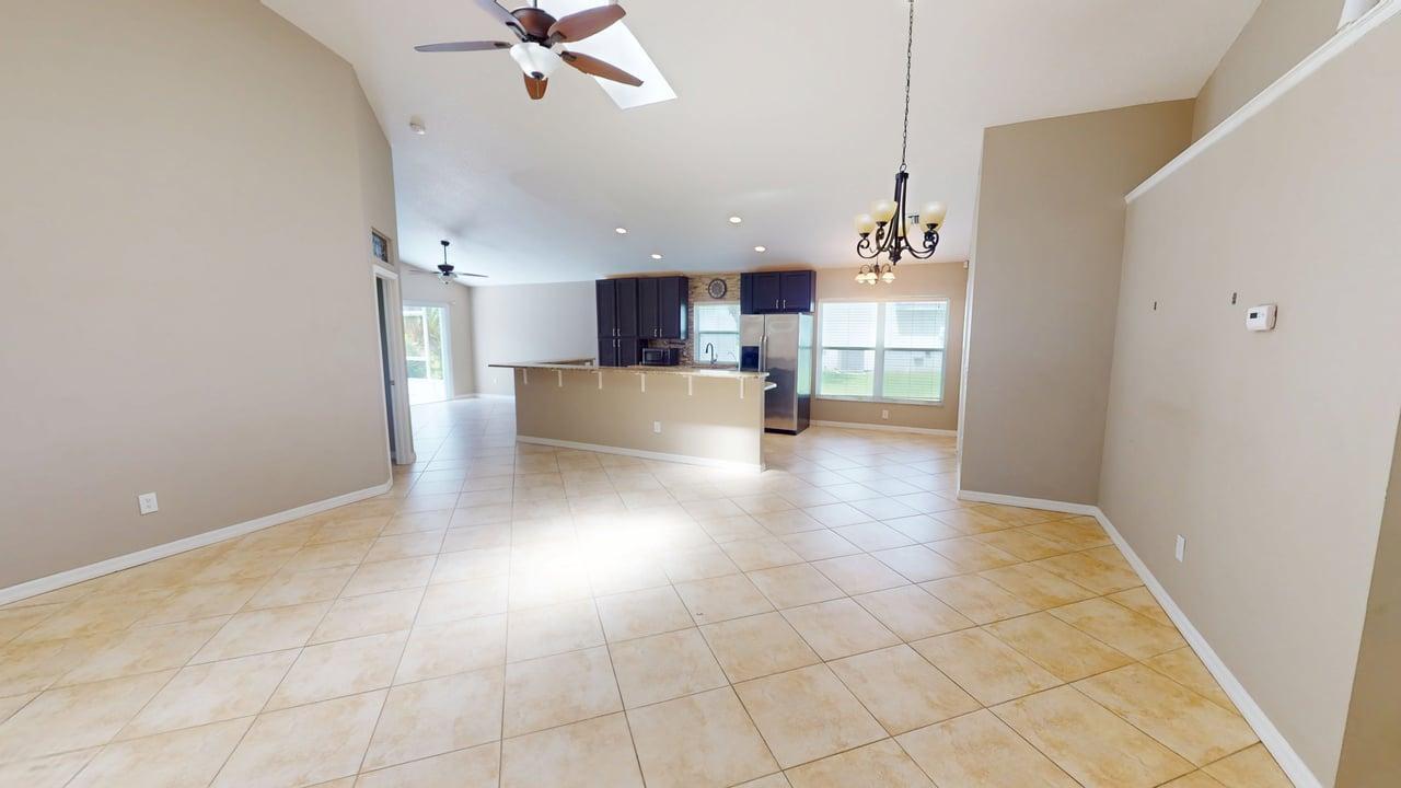 562 SW Saint Martins Cove