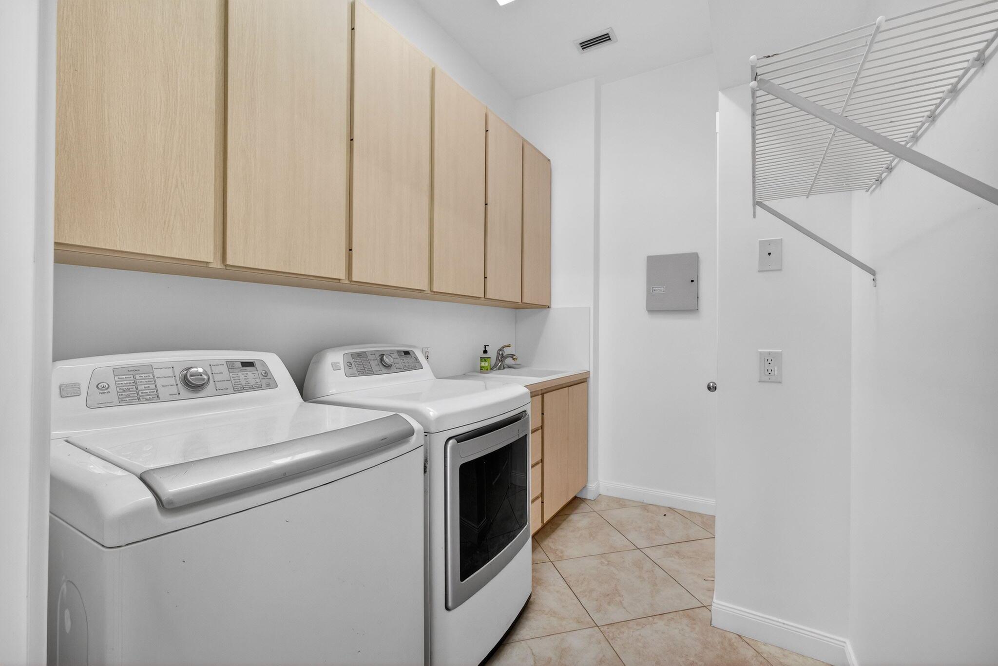 OAKS EAST 2 - Residential